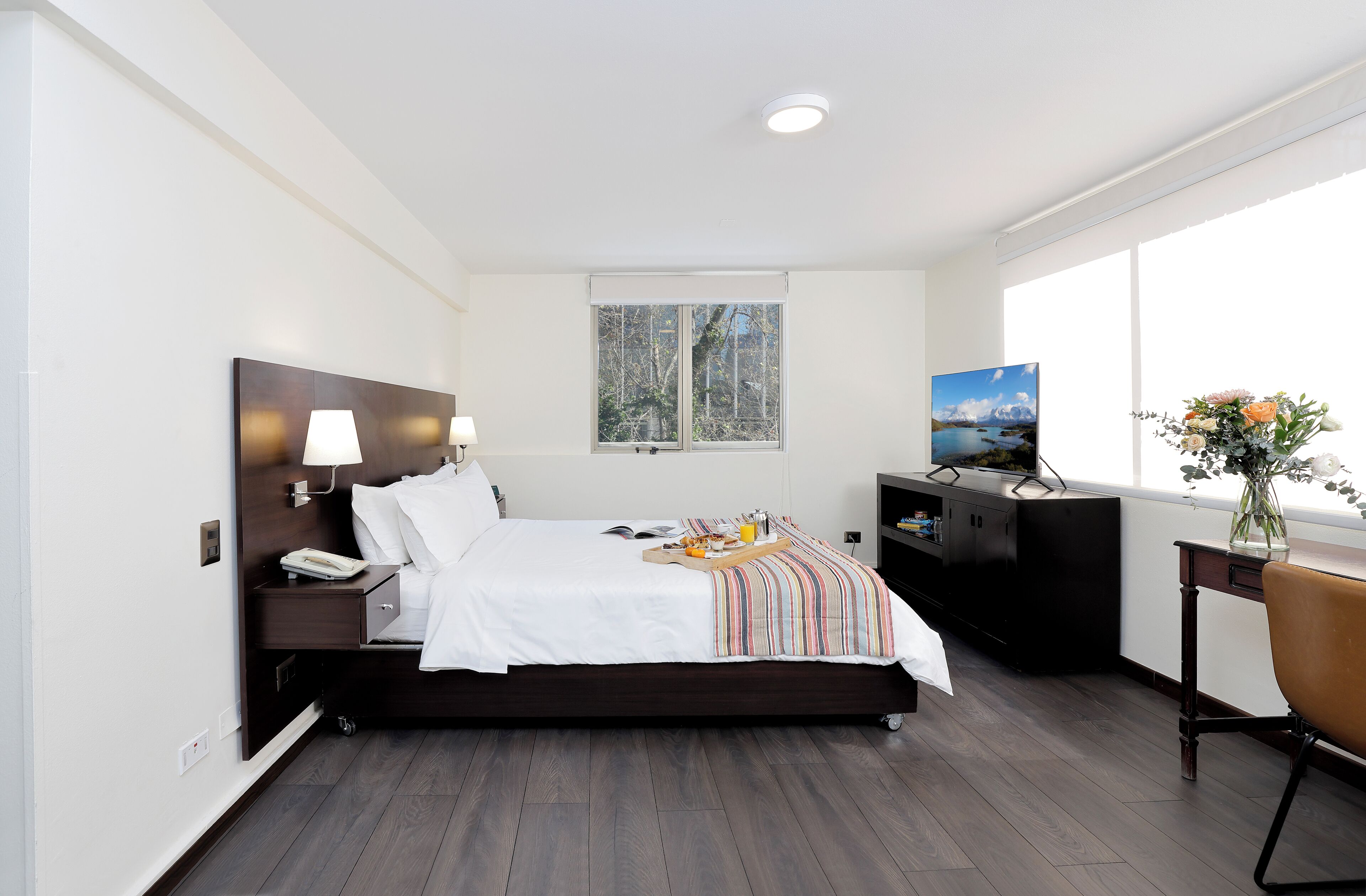 Minibar, caja fuerte, wifi gratis y accesible en silla de ruedas