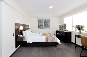 Minibar, in-room safe, free WiFi, wheelchair access