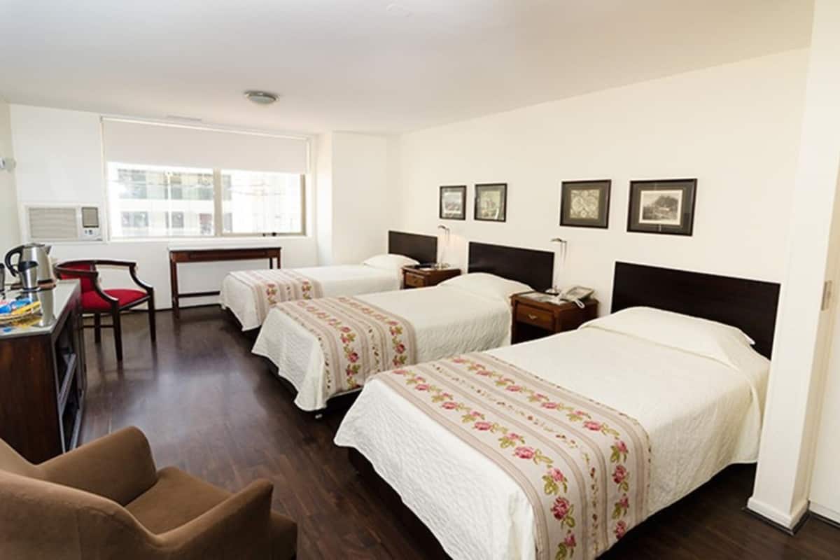 Minibar, caja de seguridad en la habitación y wifi gratis