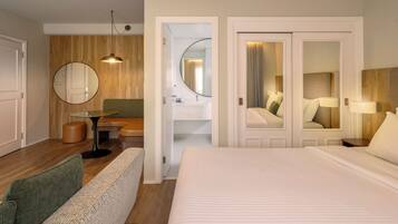 Superior Studio Suite | Minibar, in-room safe, blackout drapes, free WiFi