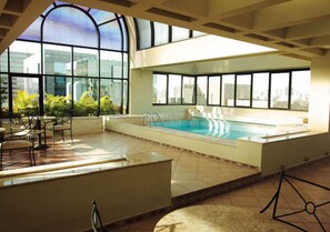 Piscine intérieure