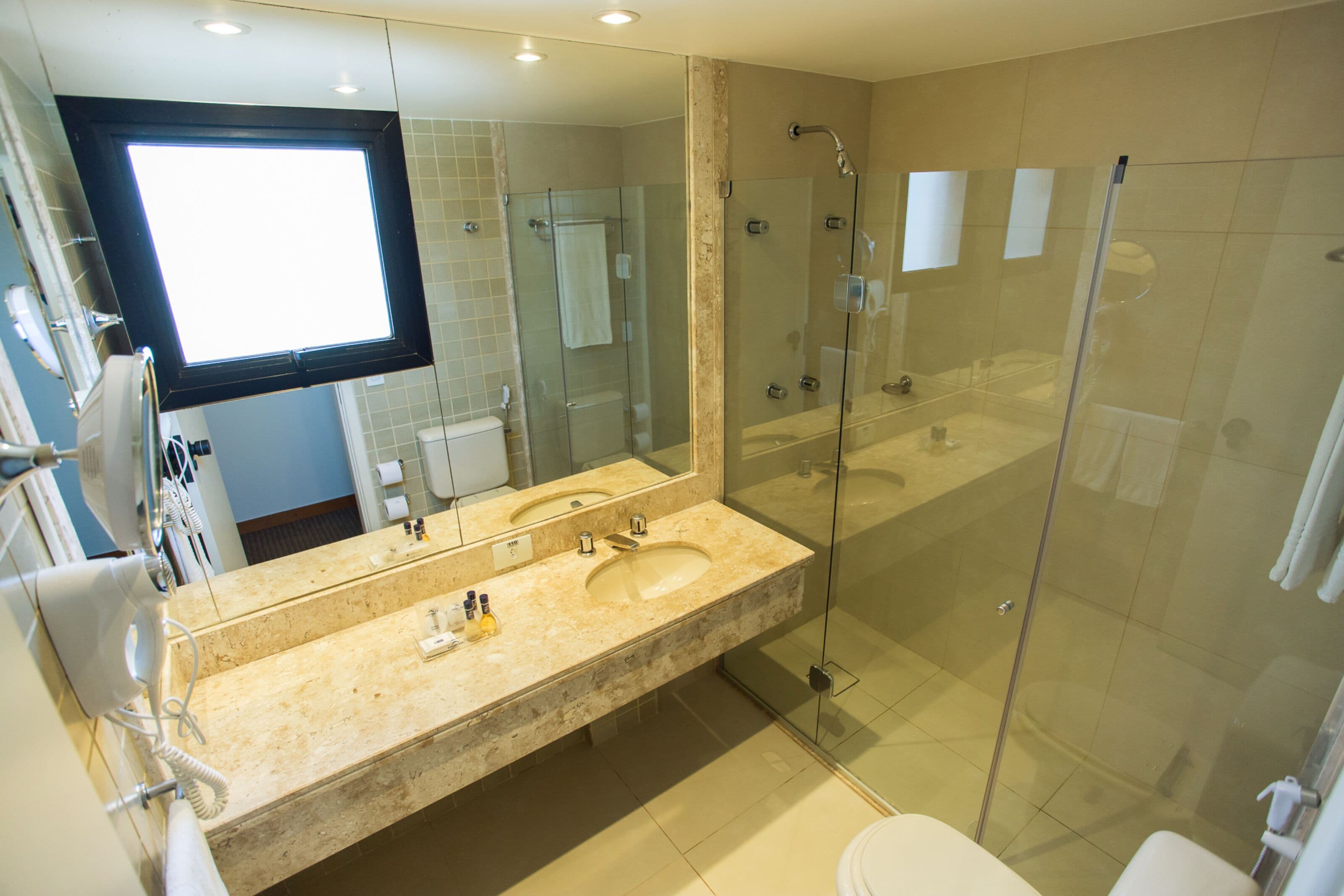 suíte premium | 1 bedroom, minibar, in-room safe, desk