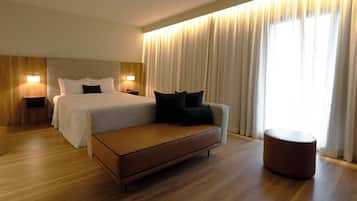 Superior Studio Suite | 1 bedroom, minibar, in-room safe, blackout curtains