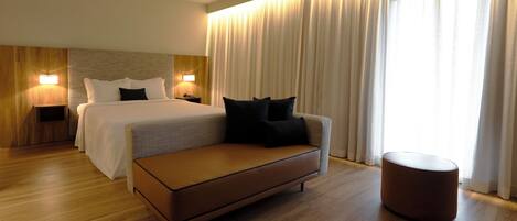 Superior Studio Suite | 1 bedroom, minibar, in-room safe, blackout drapes
