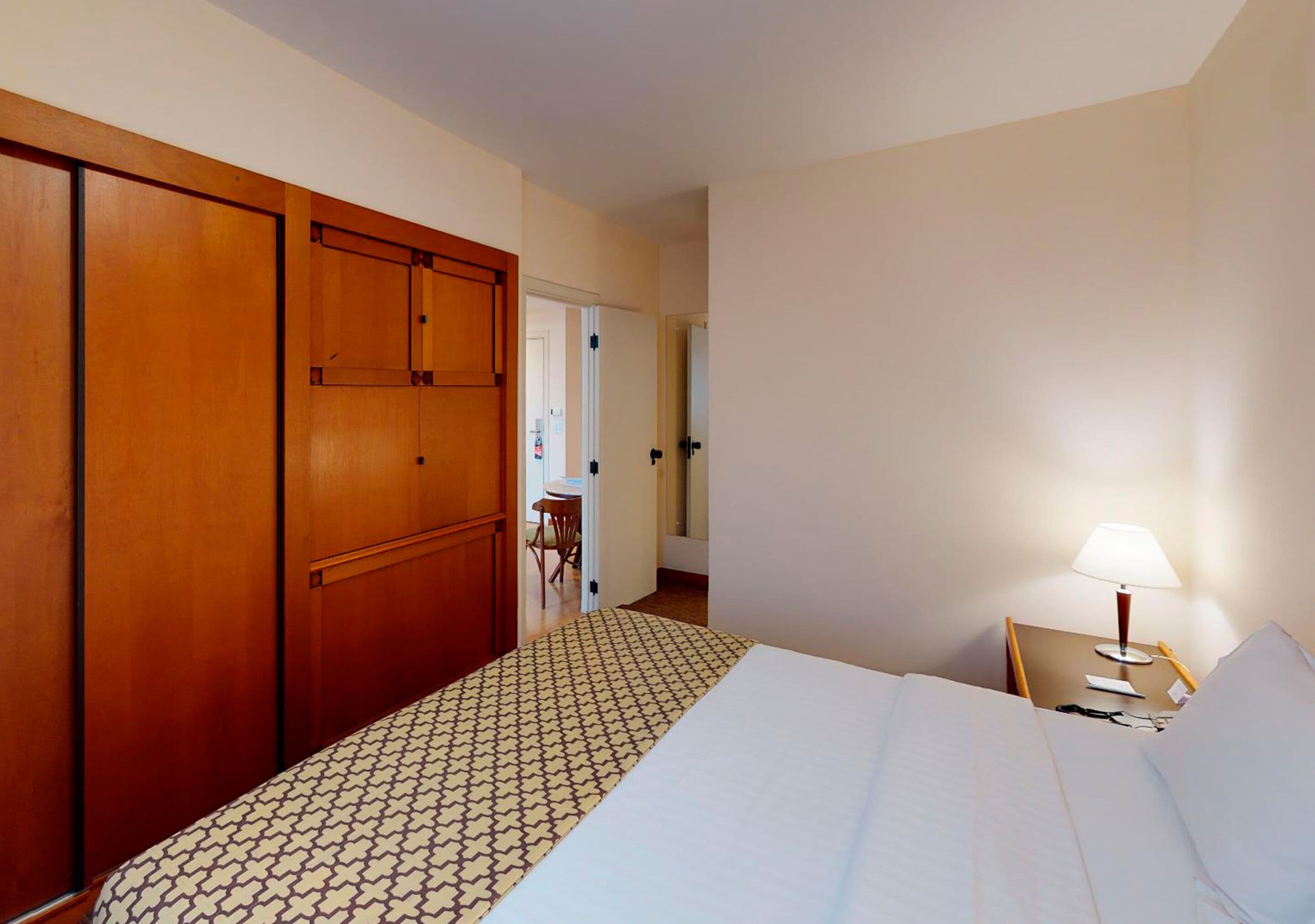 standard room, 1 double bed | 1 bedroom, minibar, in-room safe, desk