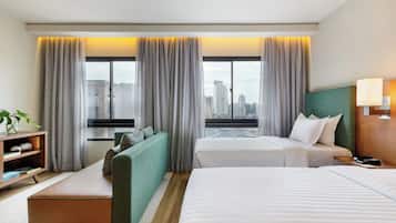Premium Twin Room | Minibar, in-room safe, bed sheets
