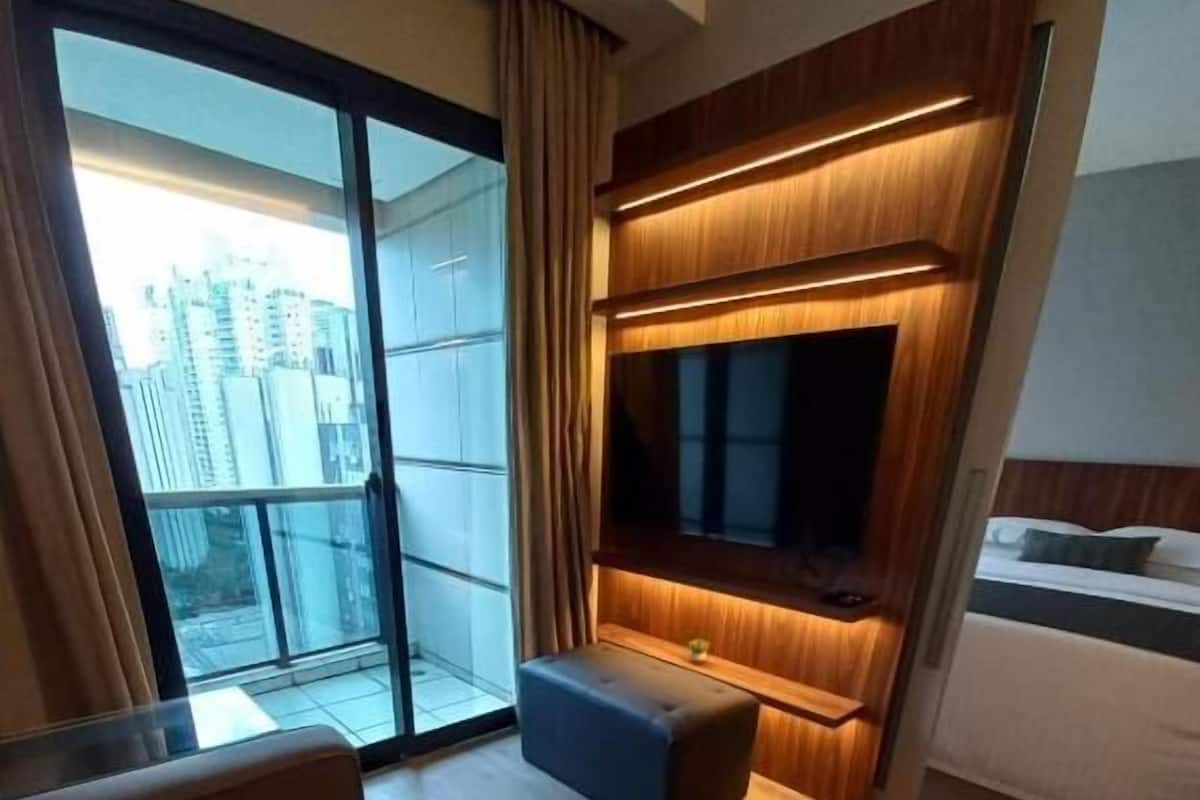 Room | Minibar, in-room safe, bed sheets