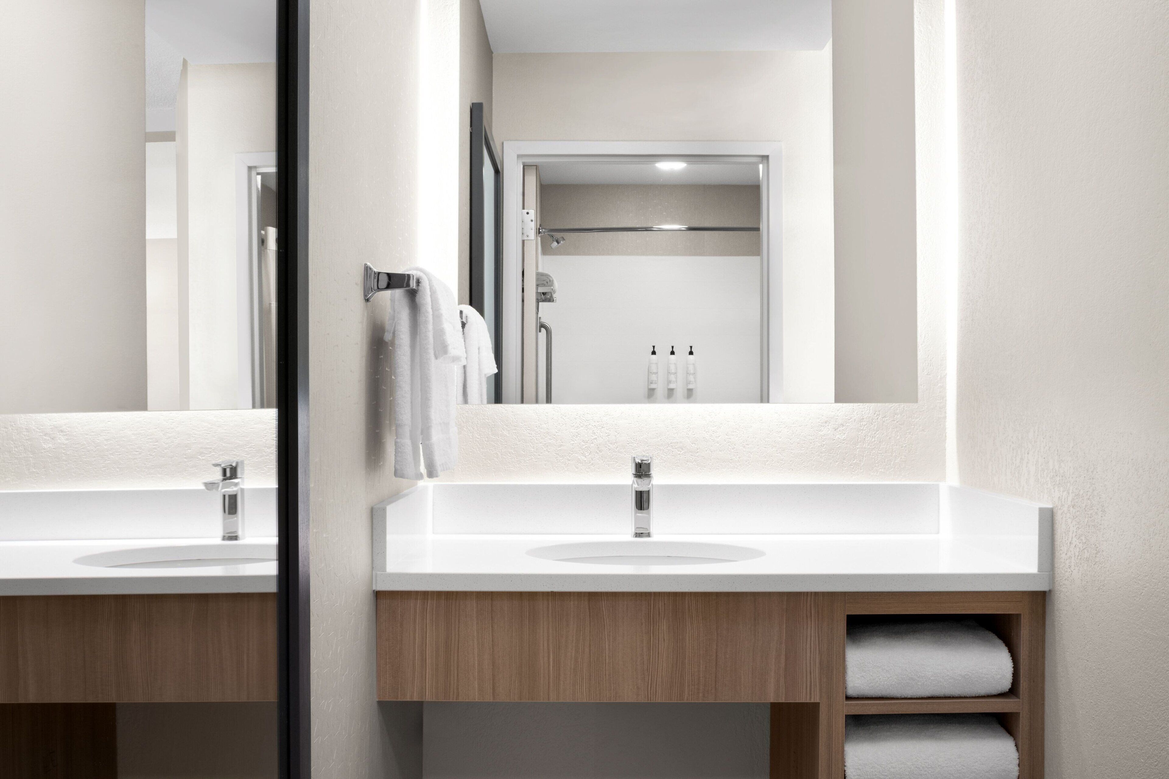 combined shower/bathtub, free toiletries, hair dryer, towels