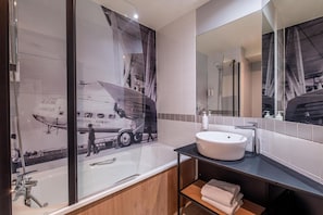 Superior Room (Bunk beds) | Bathroom | Eco-friendly toiletries, hair dryer, towels
