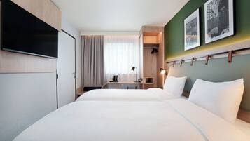 Habitación estándar, 2 camas individuales | Ropa de cama de alta calidad, escritorio, cortinas opacas