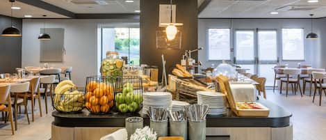 Daily buffet breakfast for a fee