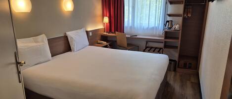 Coffres-forts dans les chambres, bureau, rideaux occultants