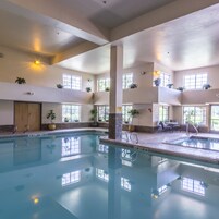 Indoor pool, sun loungers