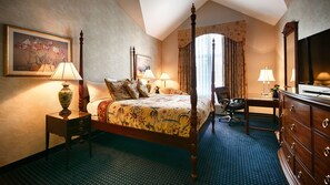 Executive Room, 1 Queen Bed, Non Smoking, Refrigerator & Microwave (Four Poster Bed)