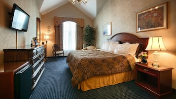Chambre exécutive, 1 très grand lit, non-fumeur, foyer | 1 chambre, coffre-fort, bureau