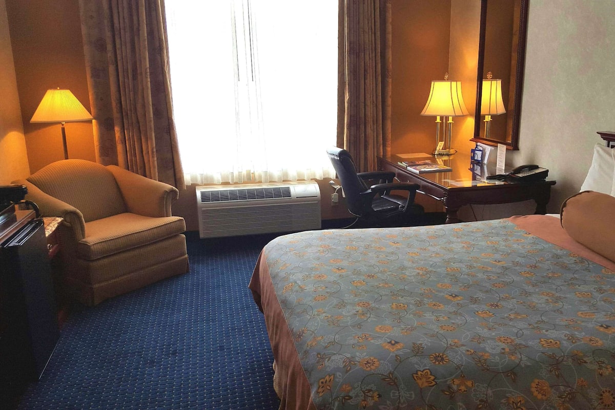 1 bedroom, in-room safe, desk, laptop workspace