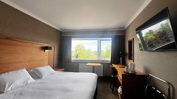 Escritorio, wifi gratis y despertador