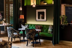 로비 좌석 공간