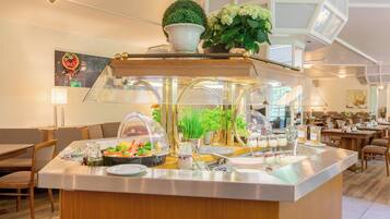 Tägliches Frühstücksbuffet gegen Gebühr