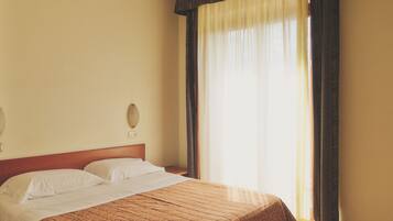 Allergikerbettwaren, Daunenbettdecken, Minibar, Zimmersafe