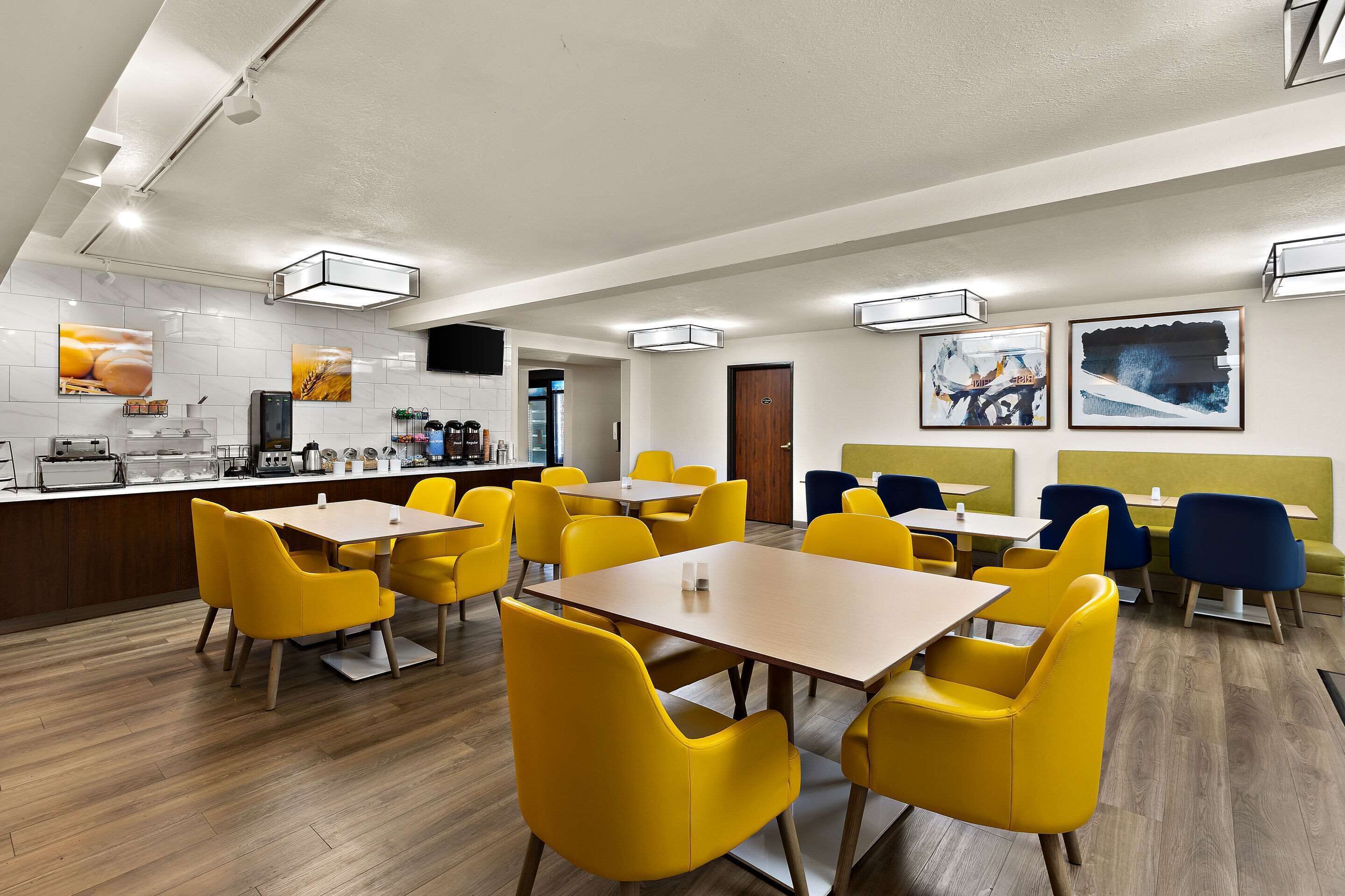 free daily continental breakfast