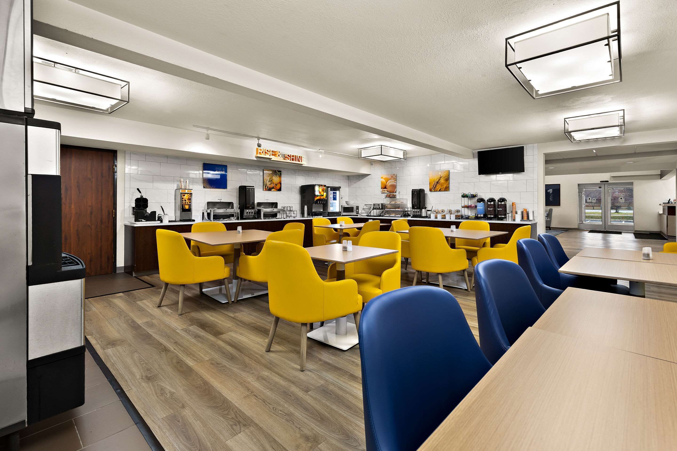 free daily continental breakfast