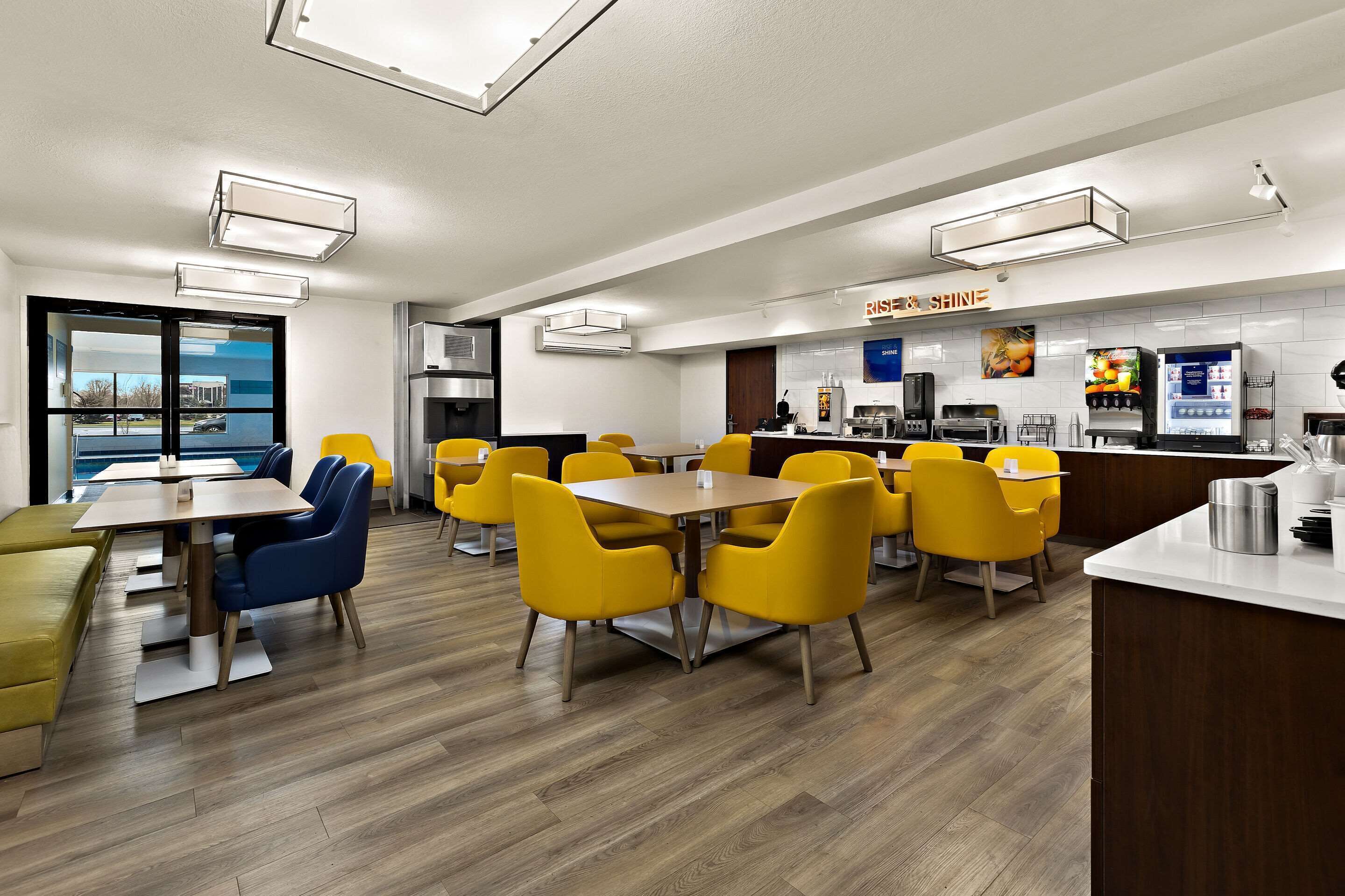 Free daily continental breakfast