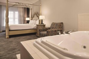 Hypo-allergenic bedding, pillowtop beds, desk, laptop workspace - Country Inn & Suites by Radisson, Galena, IL (Galena)