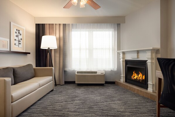 Premium Suite, 1 King Bed with Sofa bed, Non Smoking, Jetted Tub | Living area