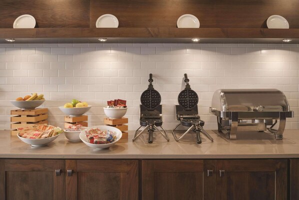 Free continental breakfast 