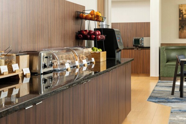 Free daily continental breakfast 