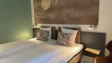 Egyptian cotton sheets, hypo-allergenic bedding, pillowtop beds, desk