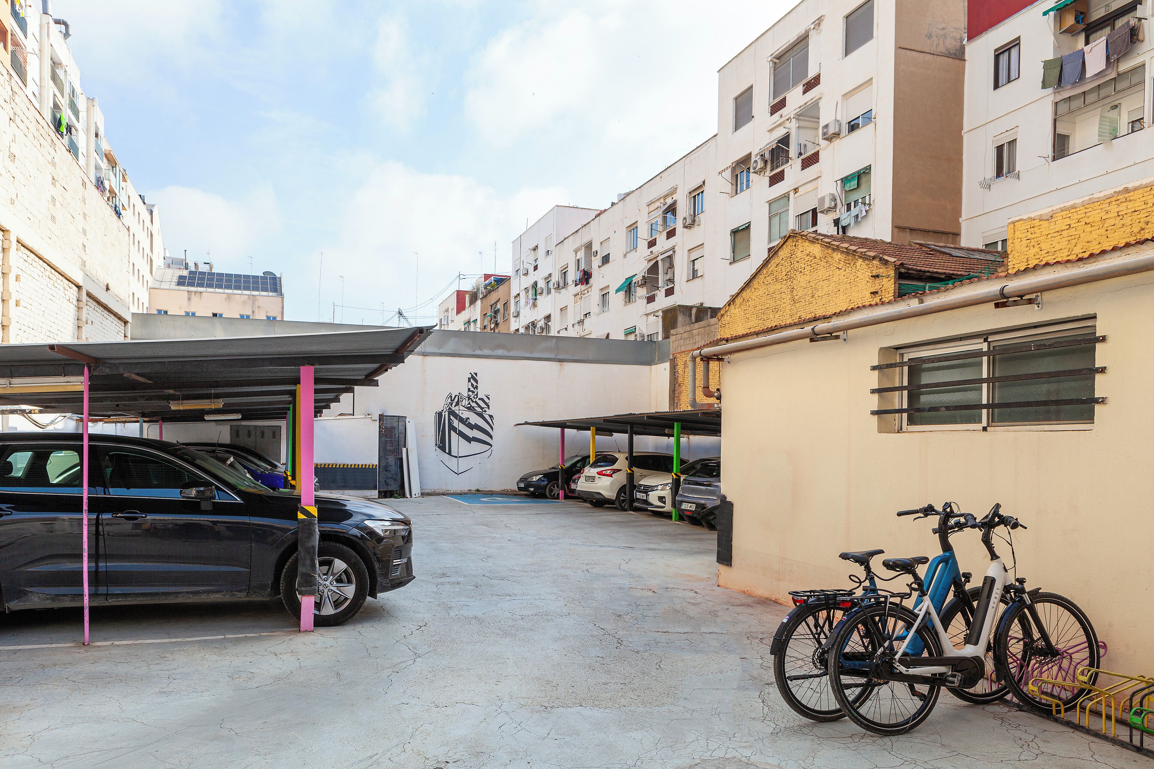 self-parking (surcharge) 16 per day