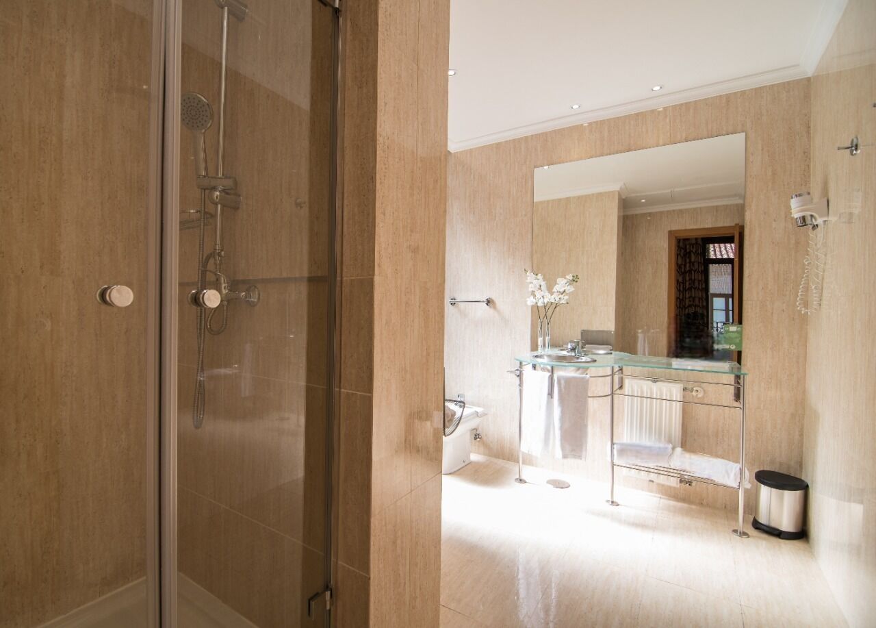 superior double room, city view | bathroom | free toiletries, hair dryer, towels, soap