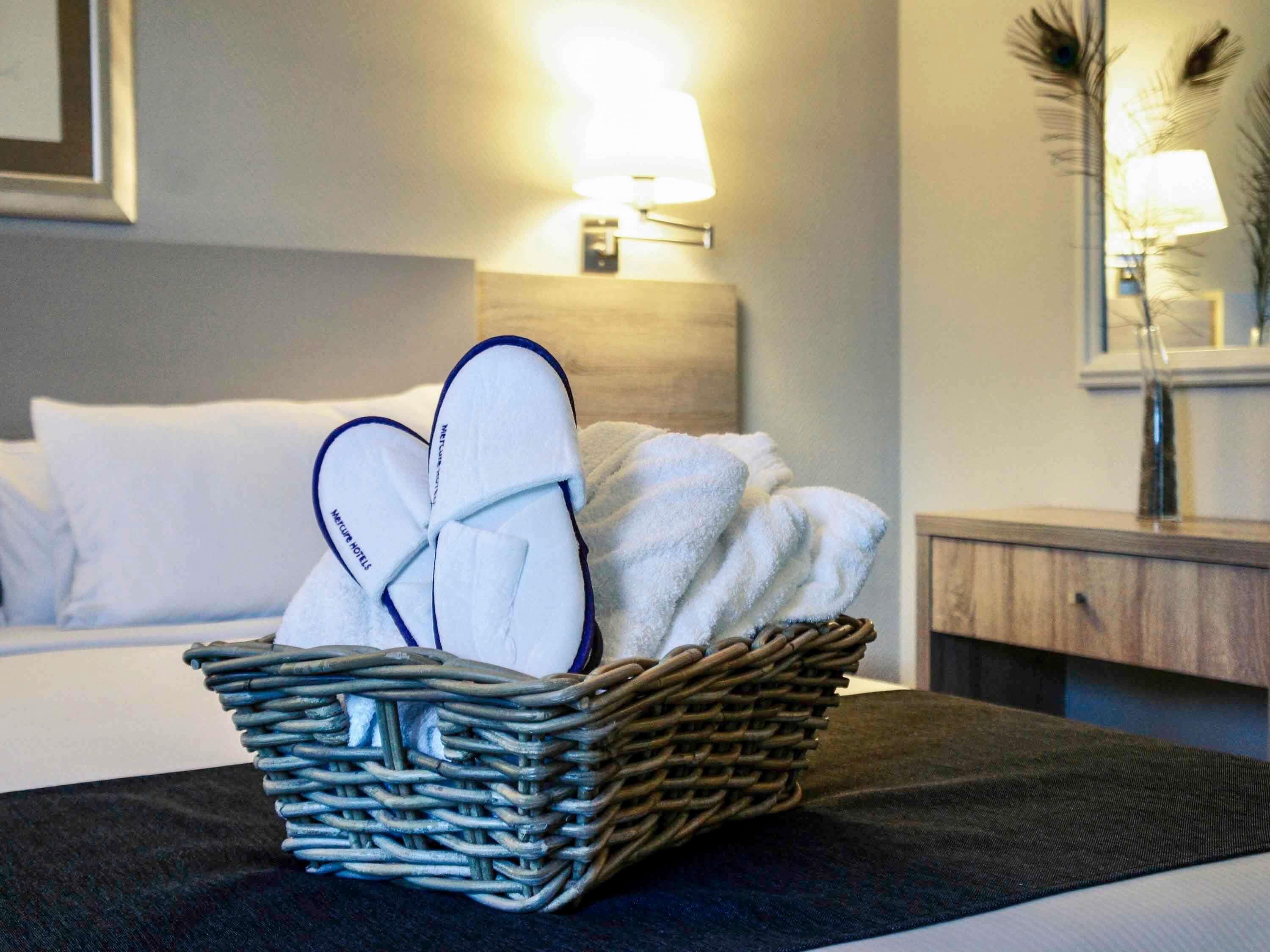 junior suite, 1 king bed | premium bedding, down duvets, minibar, in-room safe