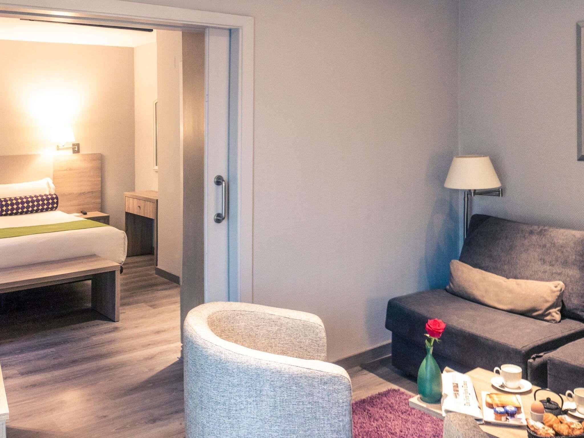 Junior-Suite, 1 King-Bett und Schlafsofa | Hochwertige Bettwaren, Daunenbettdecken, Minibar, Zimmersafe
