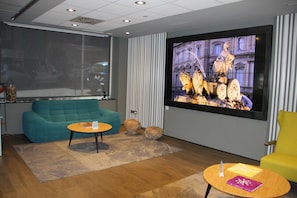 Coin salon dans le hall