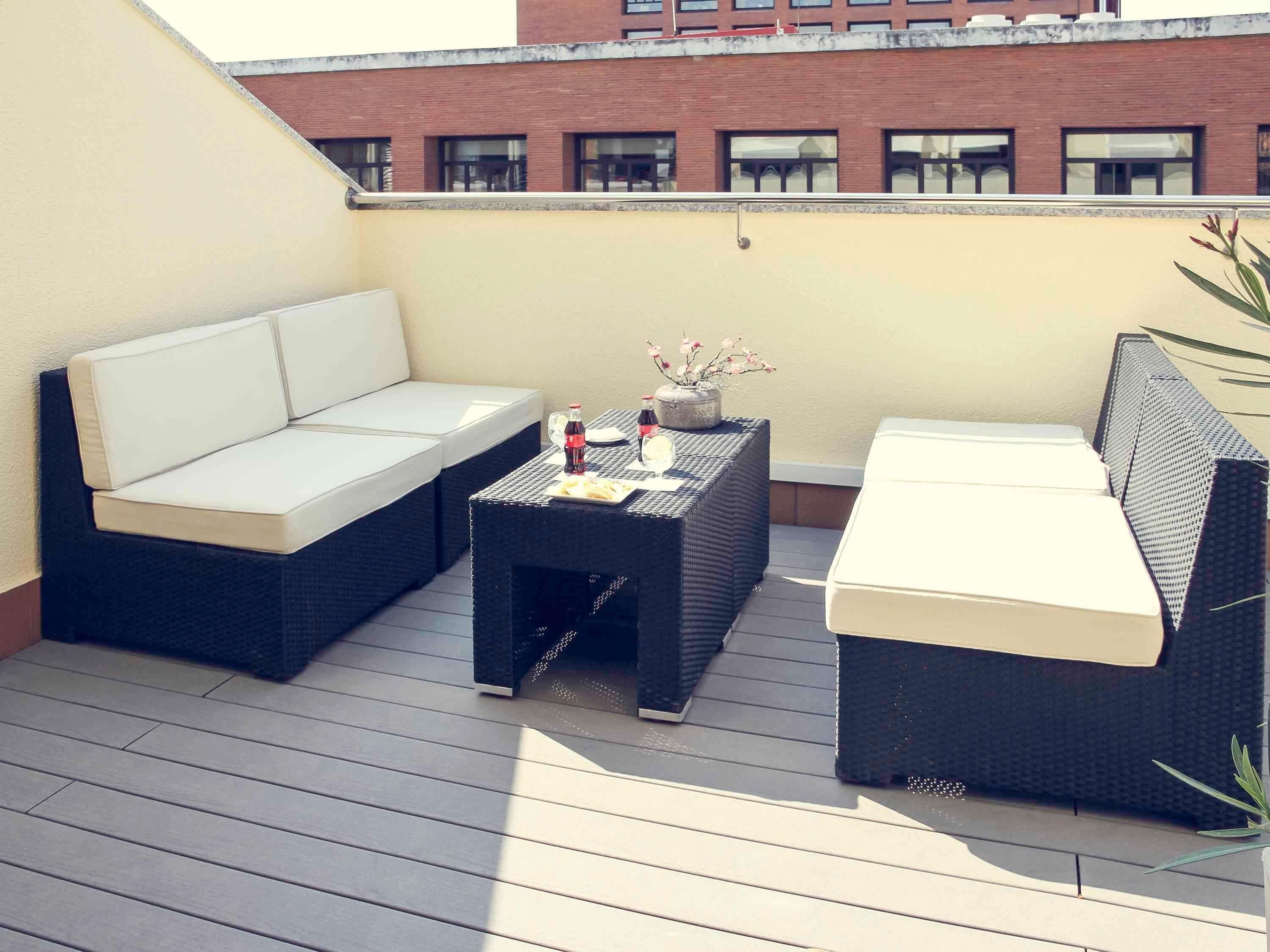 junior suite, 1 king bed | premium bedding, down duvets, minibar, in-room safe