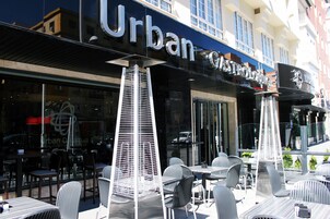 Açık havada yemek servisi