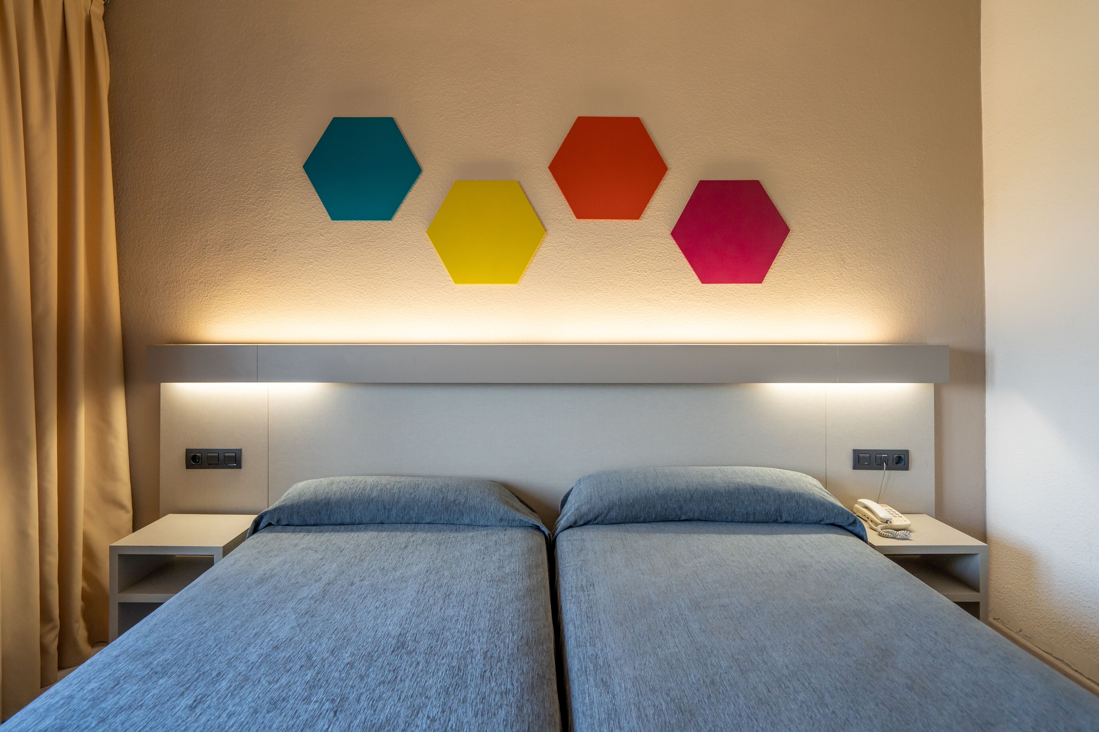 Double or Twin Room | In-room safe, desk, blackout drapes, soundproofing
