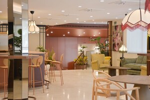 Café da manhã com buffet todos os dias mediante uma taxa