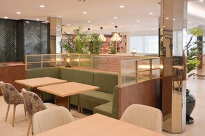 Daily buffet breakfast for a fee - Hotel Viladomat (Barcelona)