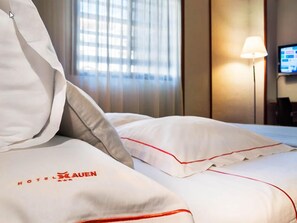 Double Room, 1 King Bed