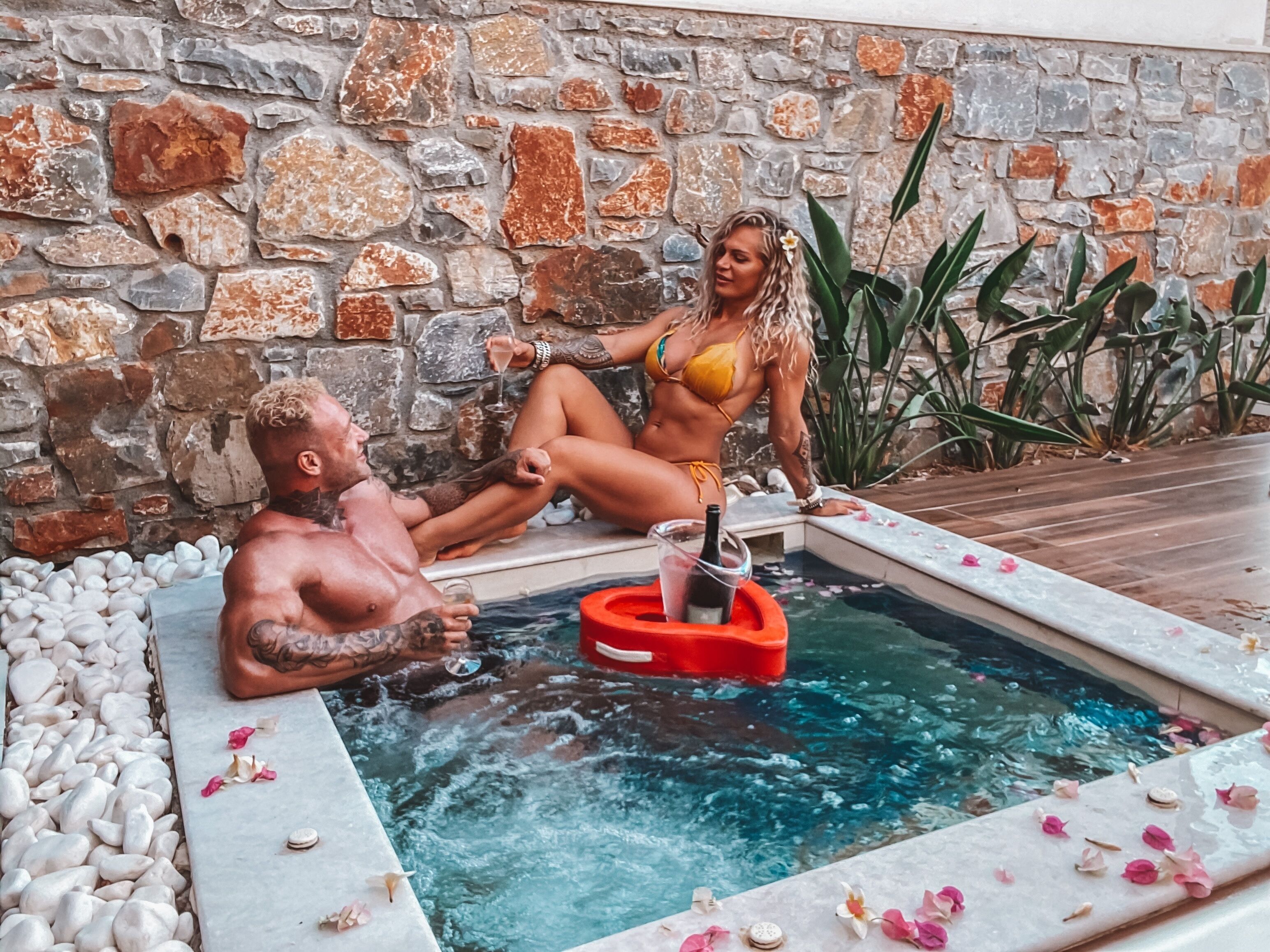 beachfront villa with hot tub | private spa tub