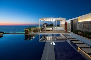 Private pool