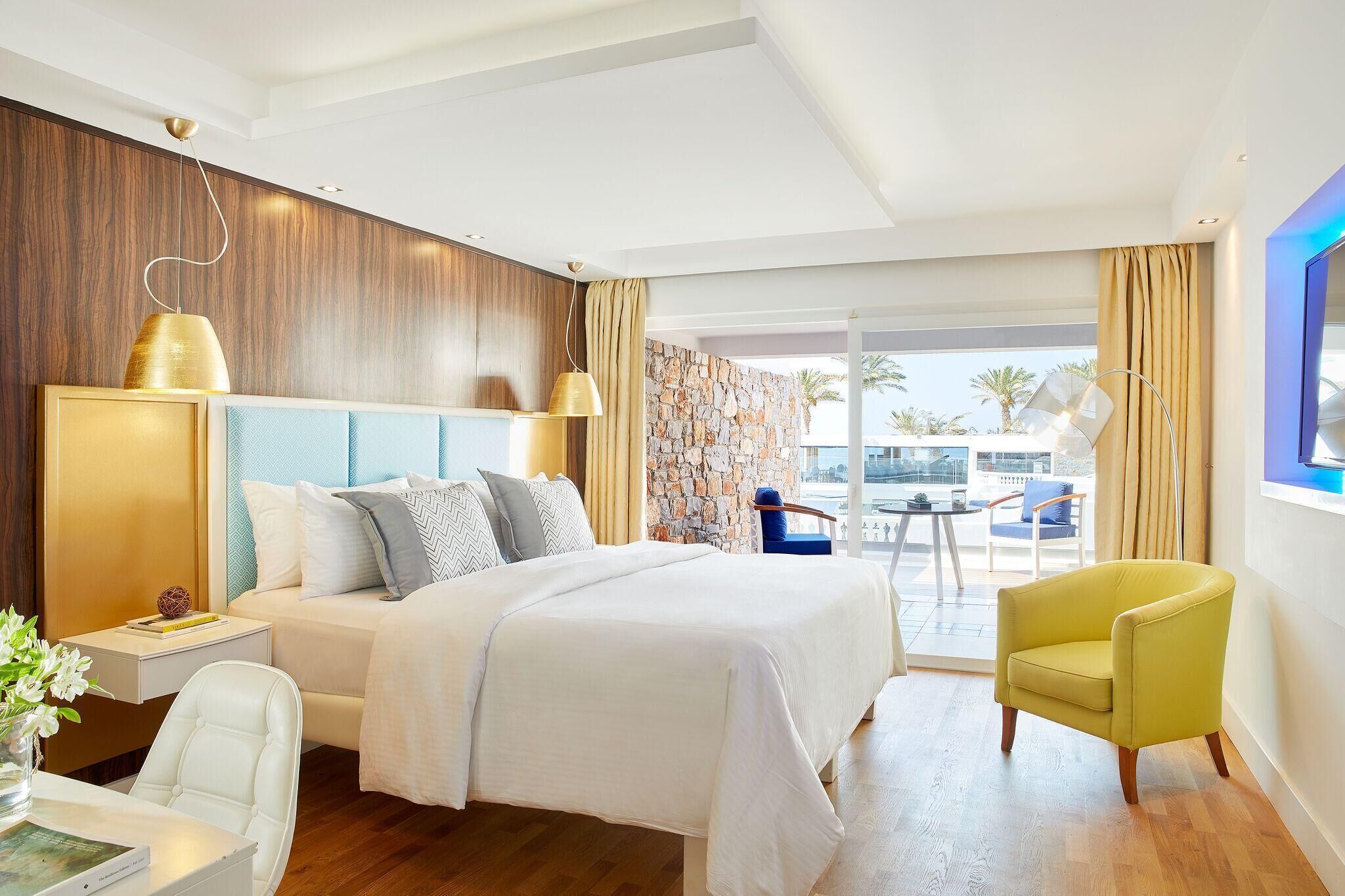 Minibar, in-room safe, desk, soundproofing