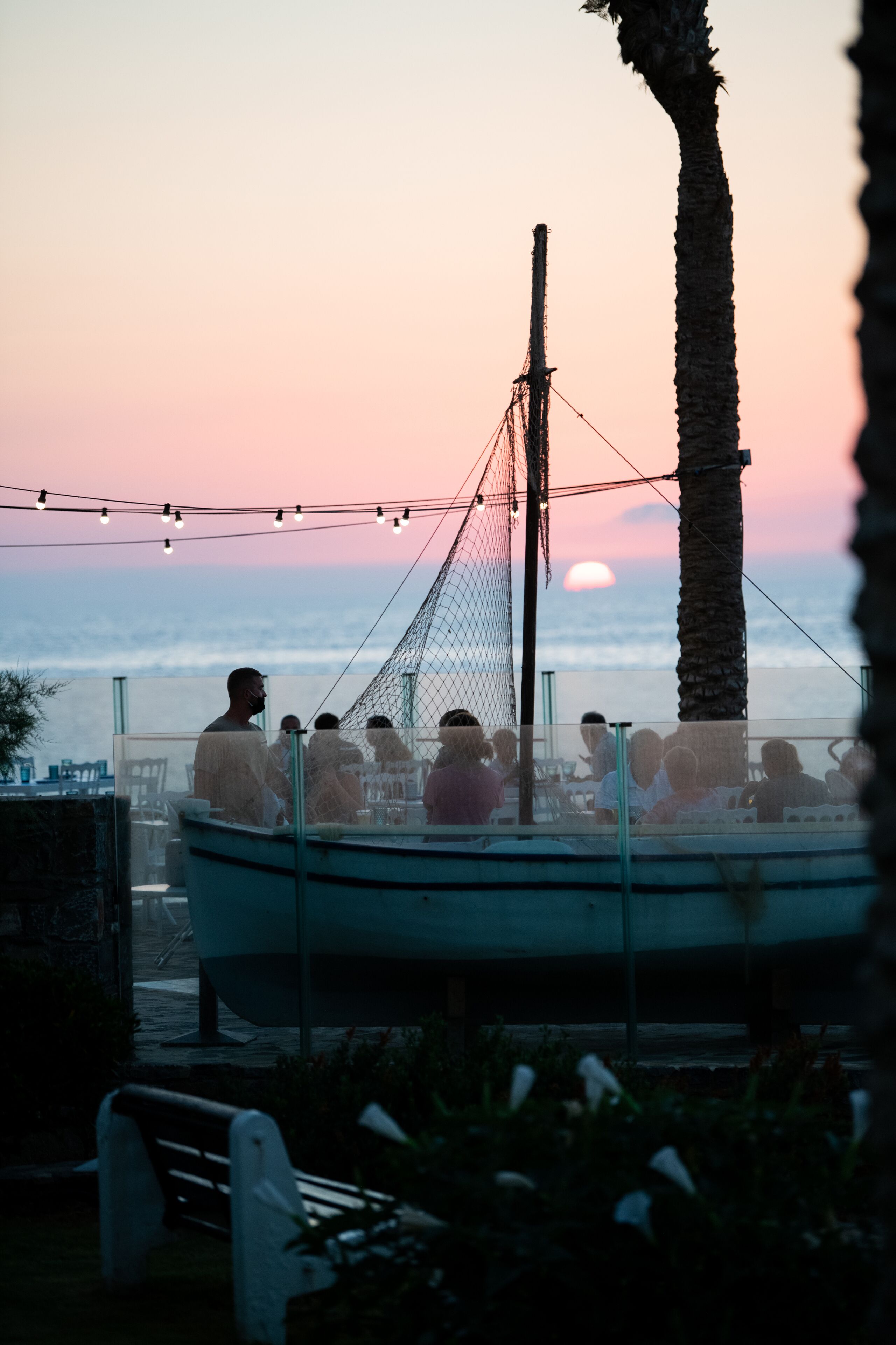 6 restaurants, breakfast, lunch served; local and international cuisine