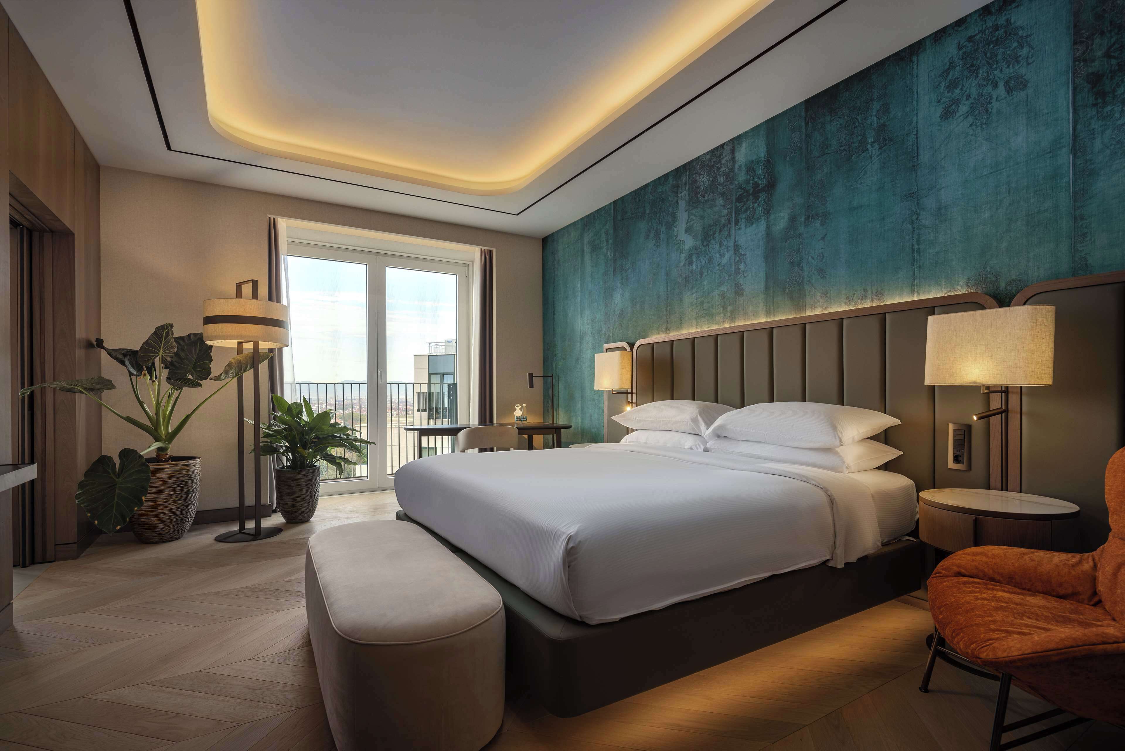 presidential penthouse, 1 king bed | hypo-allergenic bedding, in-room safe, laptop workspace