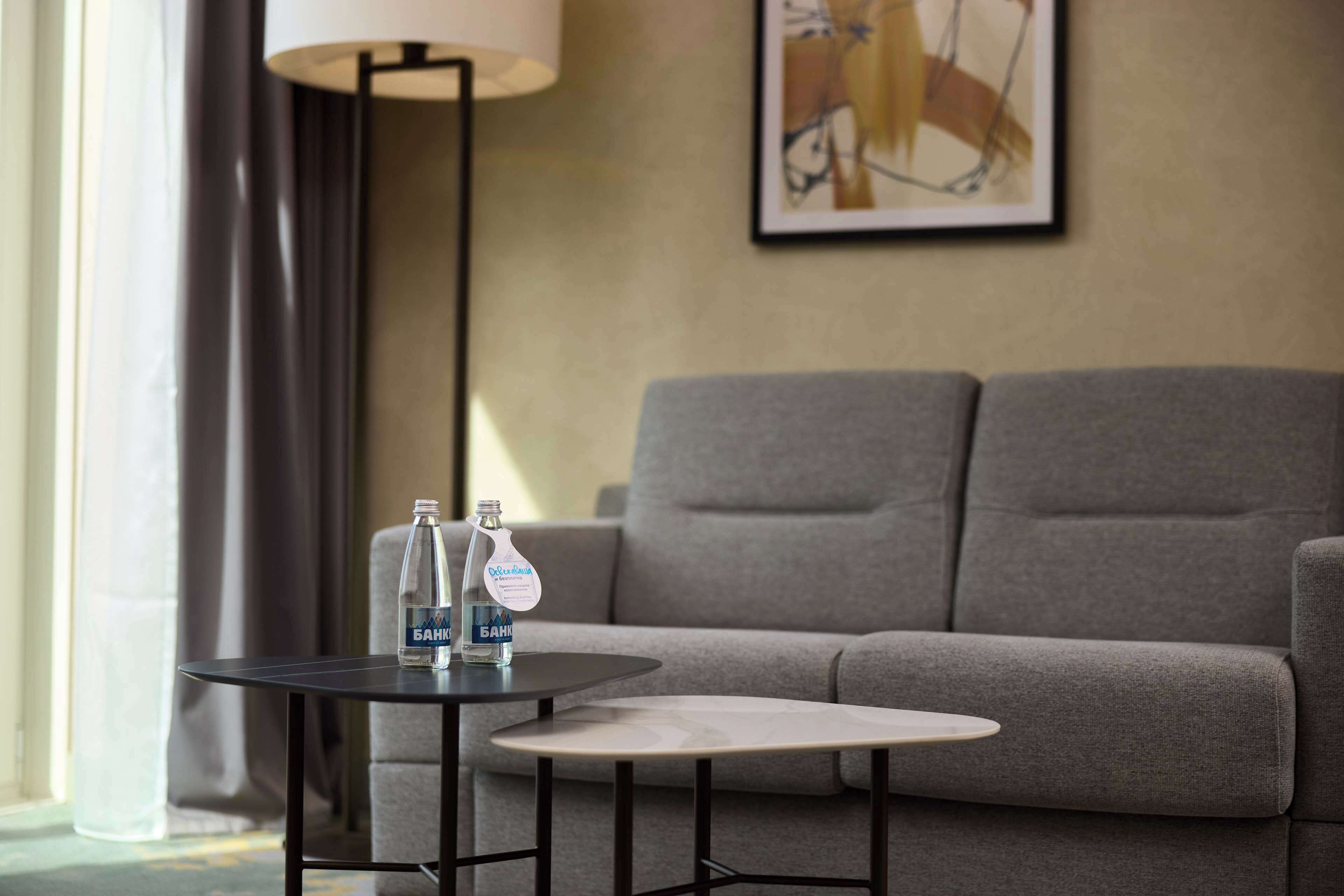 위성 채널 시청이 가능한 55인치 LCD TV, TV