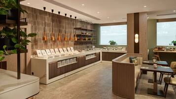 每日付費供應吃到飽早餐